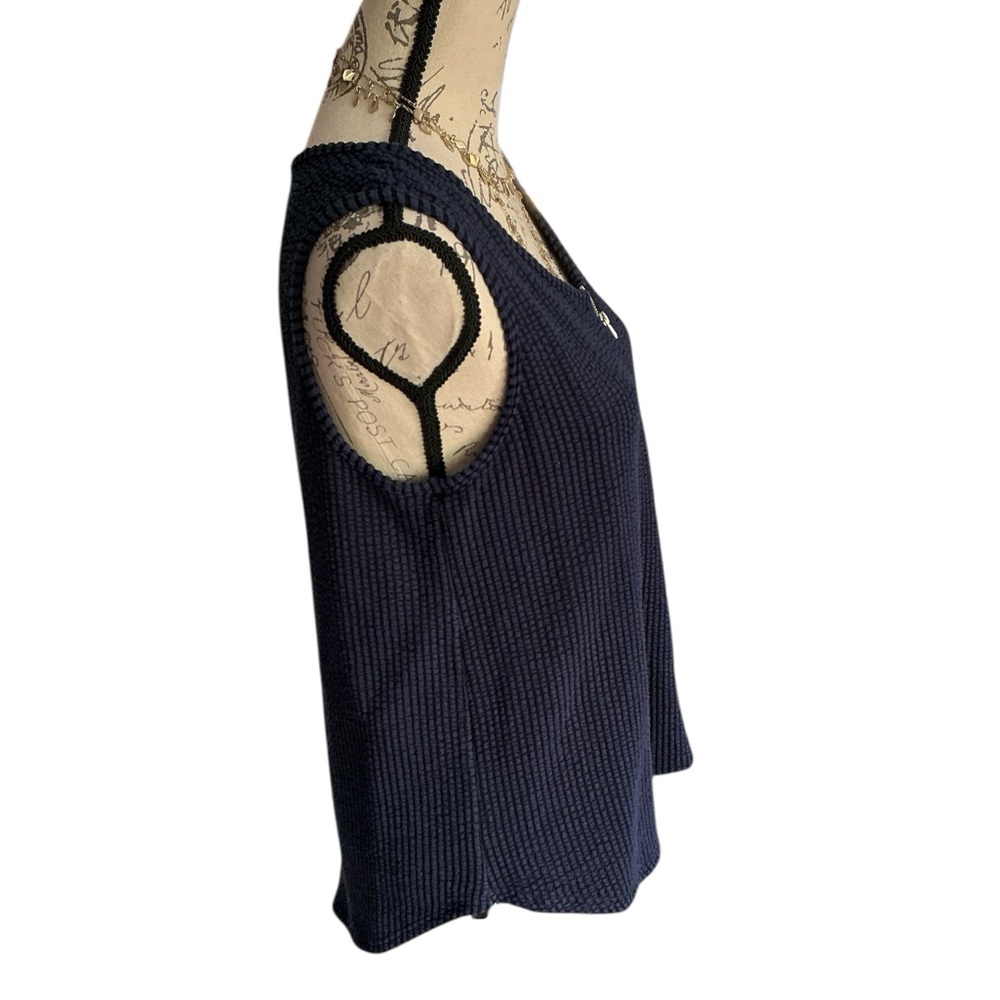 Green Envelope Navy Zip-Front Tank Top - Picture 2 of 5